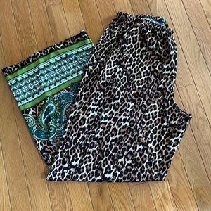 Women’s XL cheetah Palazzo Pants.